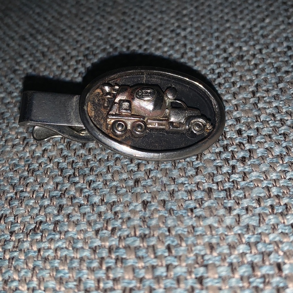 VINTAGE TRUCK TIE CLIP (1960’s)